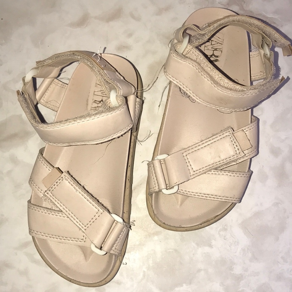 🤍 Zara Sandal  size 29